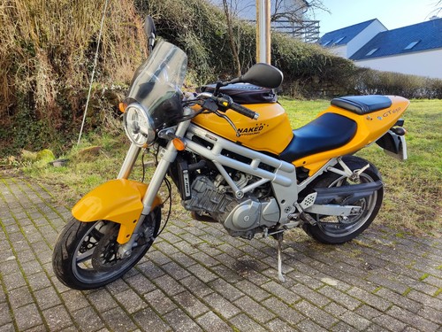 650 ccm hyosung naked - 650,